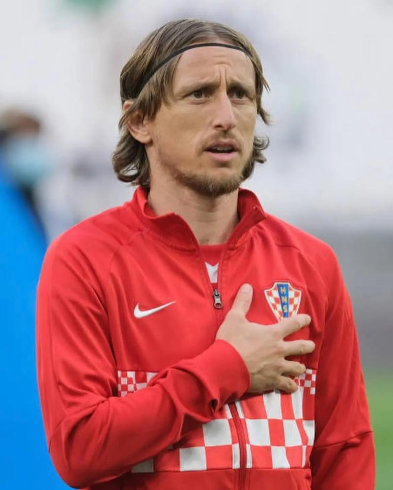 他在成都蓉城是核心队长，如今新东家首秀却被打爆，已成后防软肋